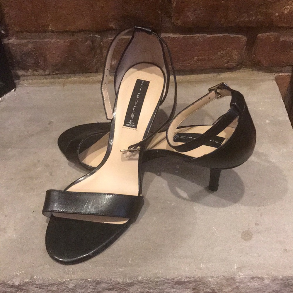 Black sandal heels